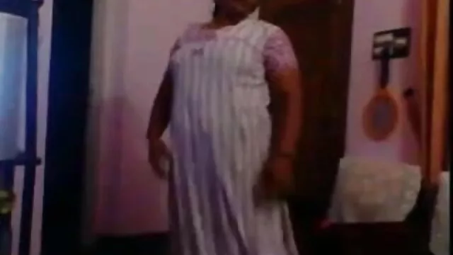 Bespectacled suck ઓરલ સેકસ અને પાઇપ