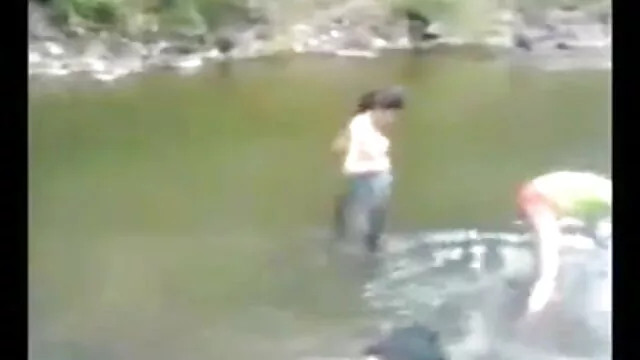 વીંધેલા blowjob બીએફ સેક્સ કરવા માટે તેમના ટોટી