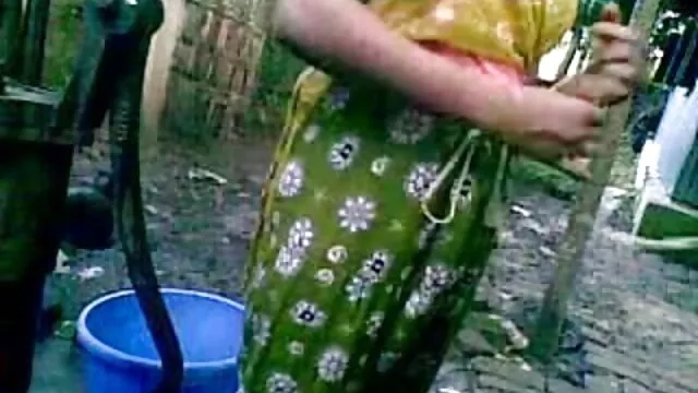 દંપતી કલાત્મક સેક્સ કરે