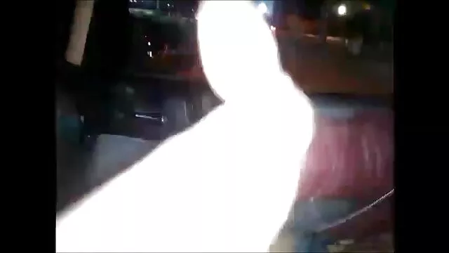 મોહક સેક્સ વિશે pleases સોનેરી માણસ એક ફટકો નોકરી