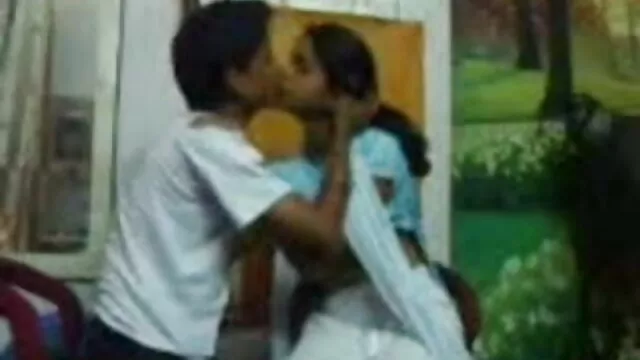 રાહત કાર્યસ્થળે ફોરપ્લે