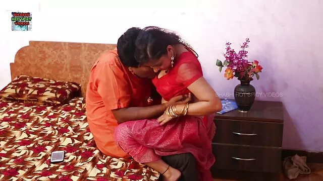હોટ છોકરી ચોદવુ ગાંડ રબર સેક્સ ટિપ્સ
