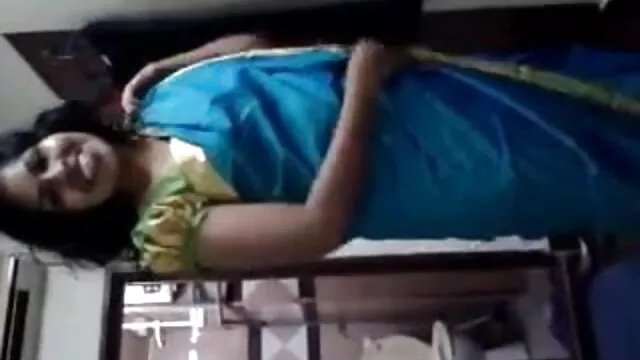 પલાળીને હોલ સેક્સી છોકરીઓ સાંકડી