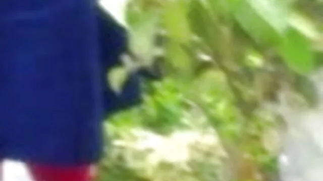 દાદી-હોસ્ટેસ સેક્સ માટે રસોડામાં